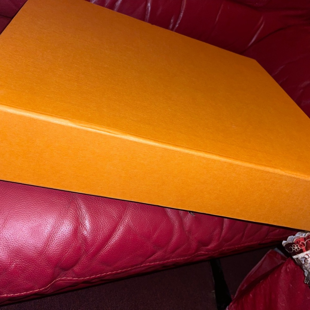 Large Empty Box - image 3